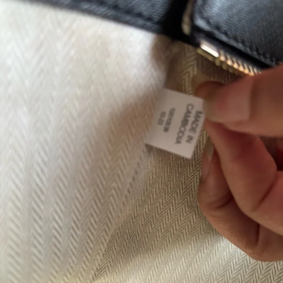 Tory Burch Emerson Leather Women's Tote - Picture 12 of 14